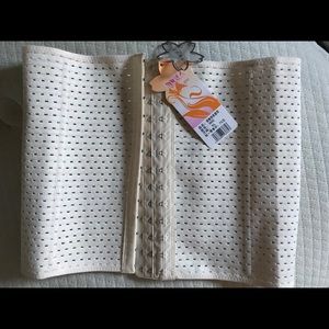 Waist trainer shapewear NWT